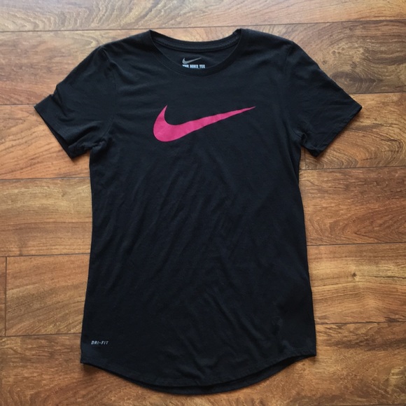 Nike Tops - Nike Athletic T-shirt